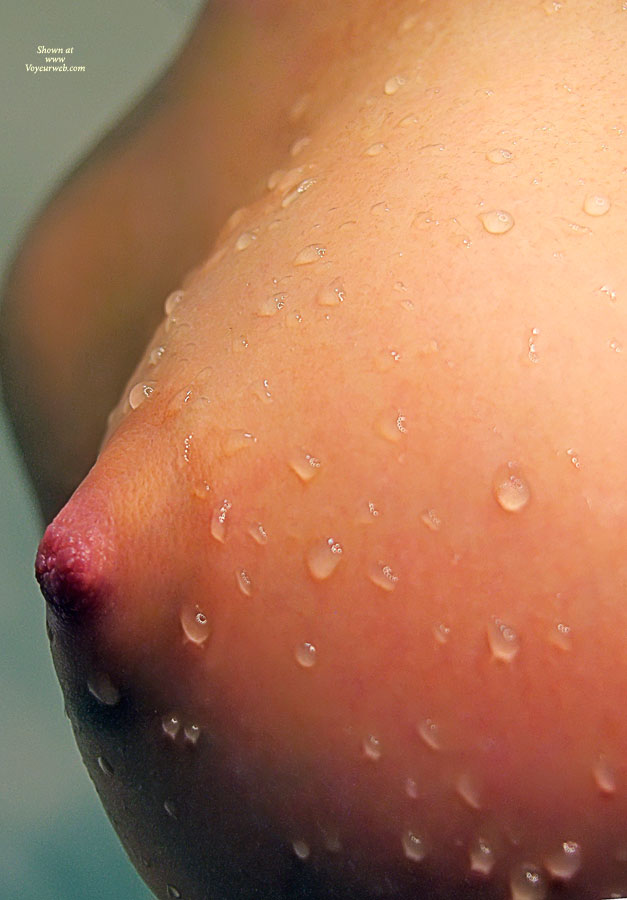 Wet Big Tits - Big Tits, Nude Amateur , Water On Big Tits, Big Tits Closeup, Rare Water Spotted Boobie, Wet Tits, Water Drop On Boobs, Erotic Wet Tits