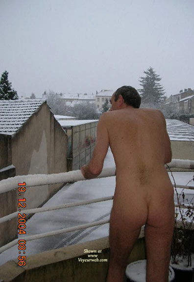 Pic #1M* Mike Outside
