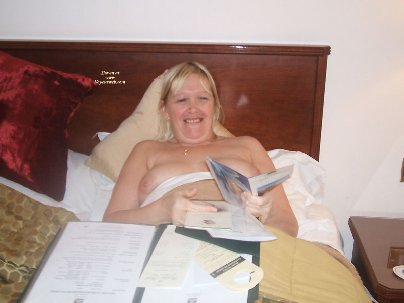 Pic #1 Wife Naked In Hotel 3