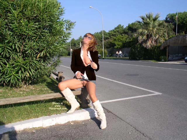 Pic #1Elen In Versilia  2  On The Beach