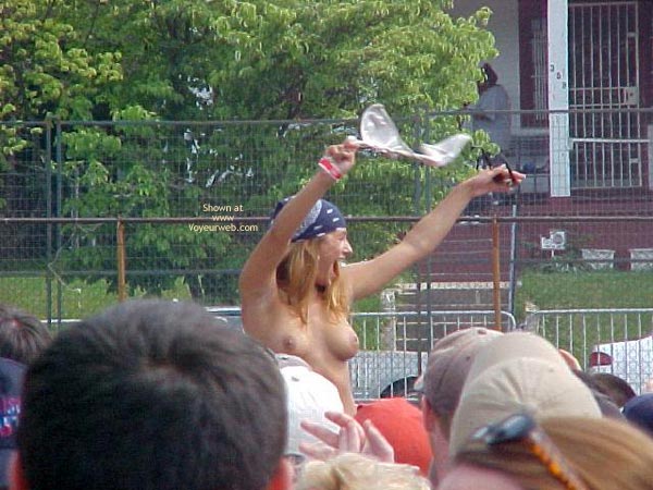 Pic #1Sneaky Pics At Concert