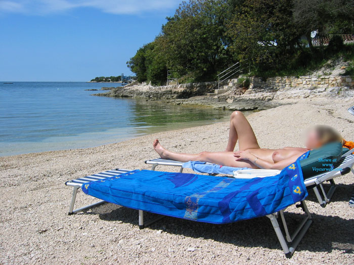 Pic #1Maria In The Sun