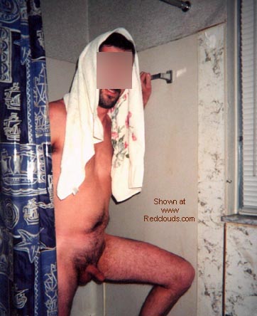 Pic #1M* Male Around the House (BLUR)