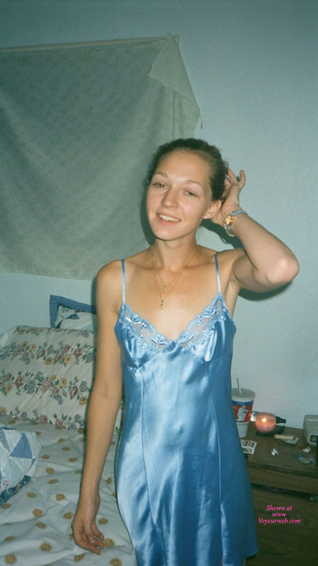 Pic #1 Niki In The Bedroom