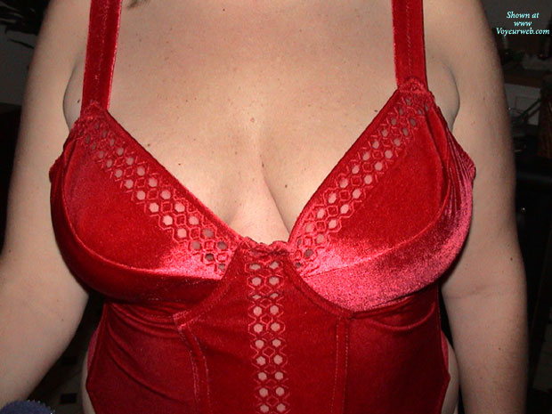 Pic #1Amanda Luvs To Show