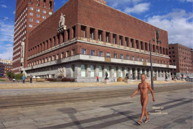 Pic #1M*  Huffameyer Nude On Main Street, Oslo 2/3