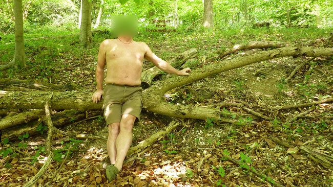 Pic #1Naked In The Uk