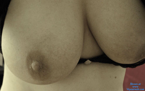 Pic #1 Wife New To Showing Off!