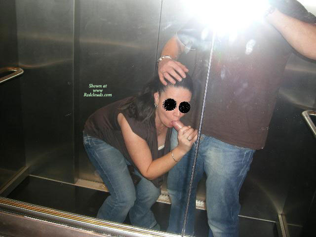 Pic #1Kellys Hotel Piss Pics