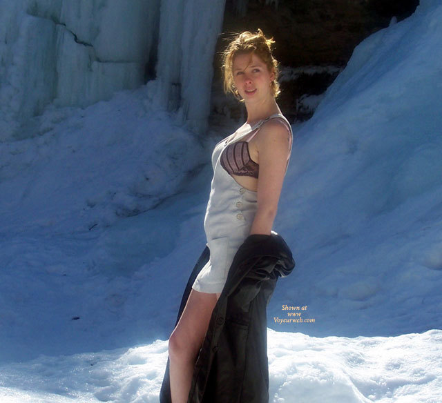 Pic #1 20's Jessica : Walk By The Falls