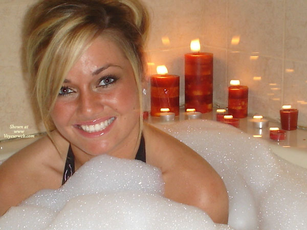 Pic #1Bubbly Nikki Love