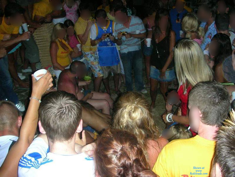 Pic #1Party In Roatan, Honduras