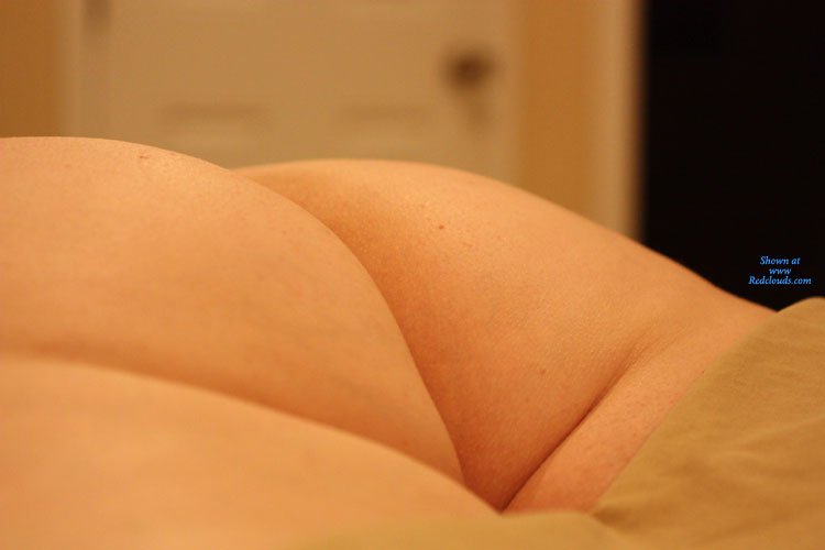 Pic #1Wife Spread Wide