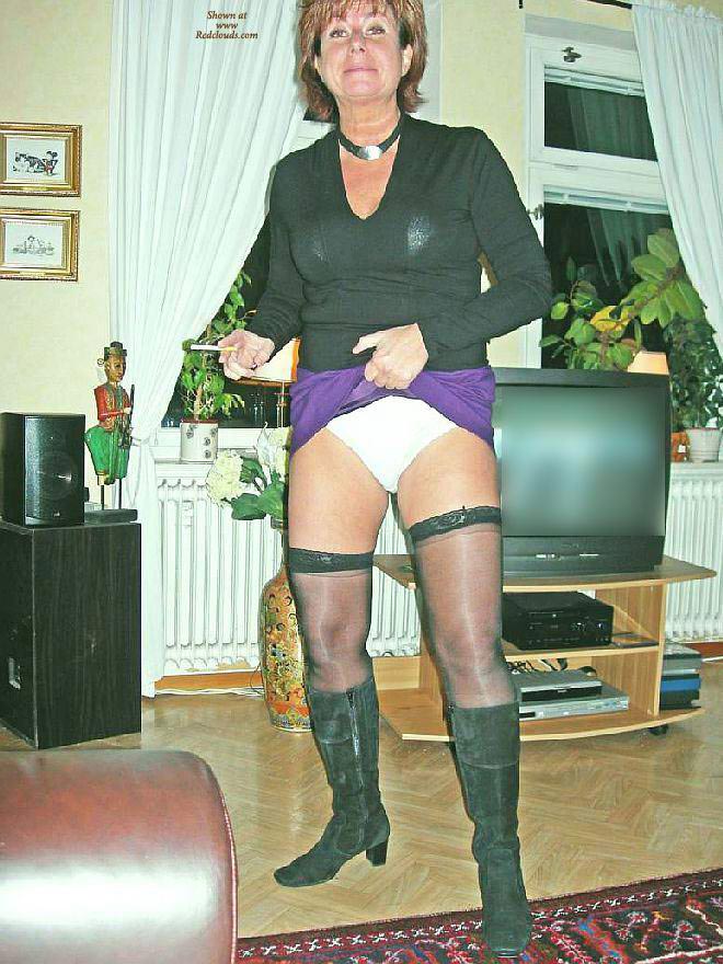 Pic #1Mature Hottie