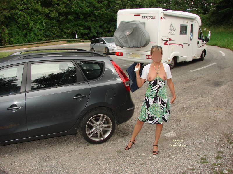 Pic #1Petite Exhib En Bord De Route...