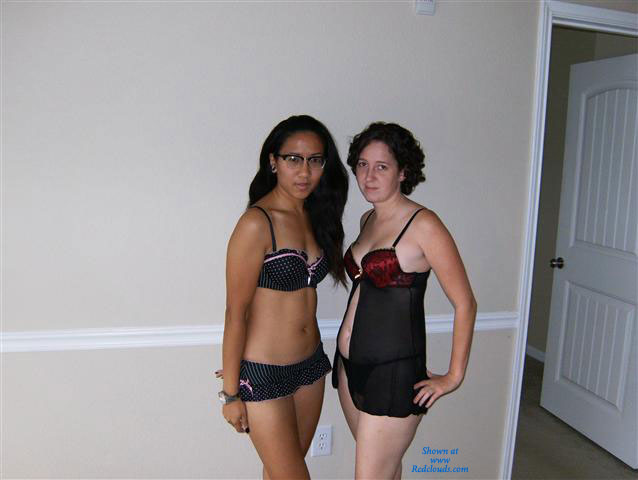 Pic #1*GG Megan And Kira First Time