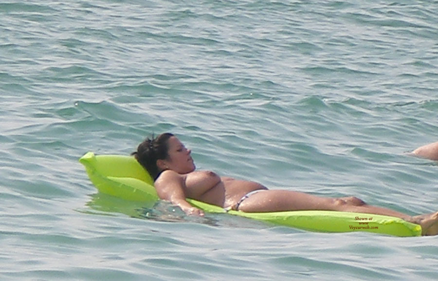 Pic #1Same Beach - Different Tits