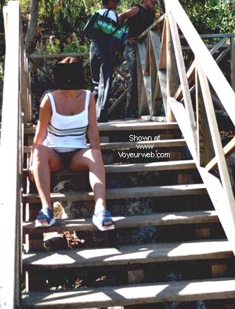 Pic #1Isabelle shopping in town