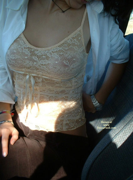 Pic #1 La Vale Fa La Santa Ma Mostra Le Tette