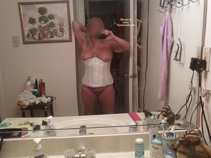 Pic #1Lady In White