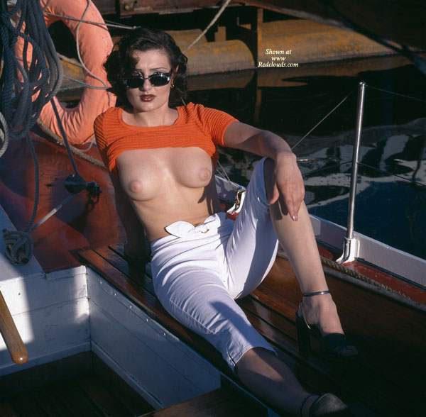 Pic #1Dara With Luscious Labia