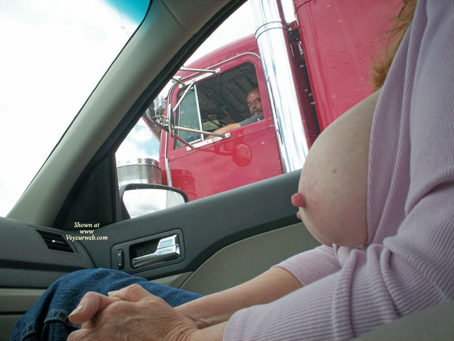 Pic #1Flashing Truckers