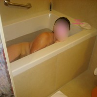 Pic #1 Takin' A Bath