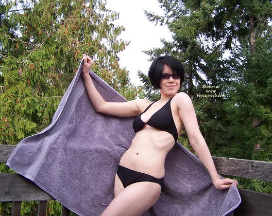 Pic #1*sk Hannah Outside