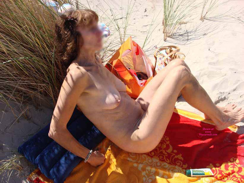 Pic #1Mature Show Her Body On Beach
