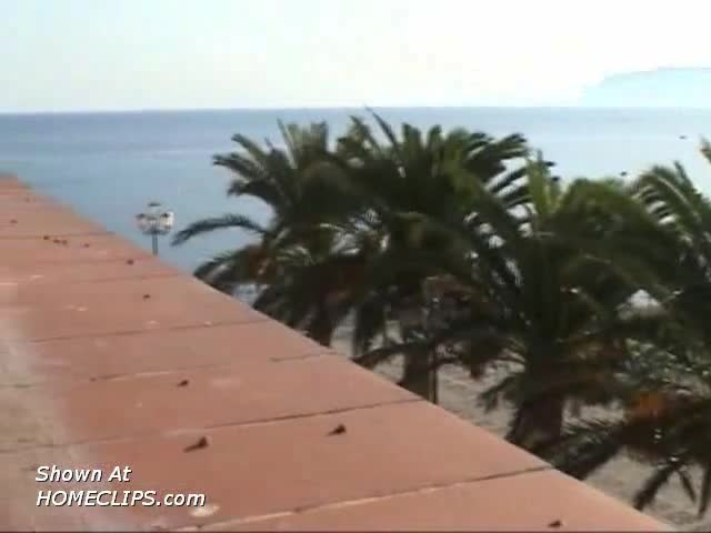 Pic #1Anaelle Nude In Corridor