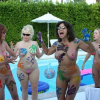 *gg Finger Painting