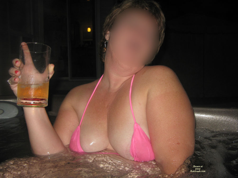 Pic #1White And Wet