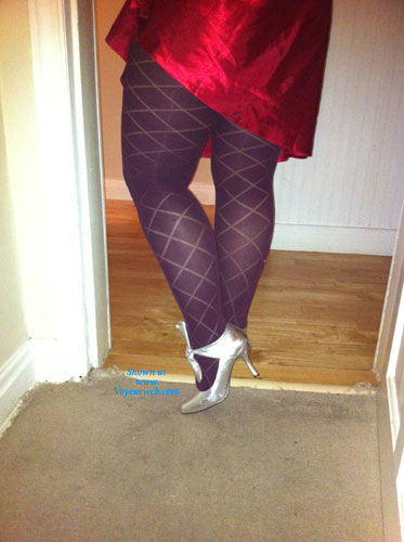 Pic #1 Sexy Milf Davina Christmas Un-Wrapping X