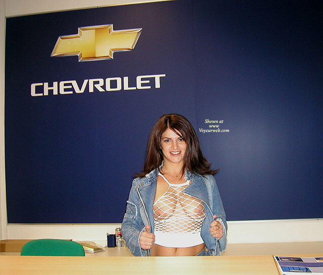 Pic #1 Vanessa: Car Seller