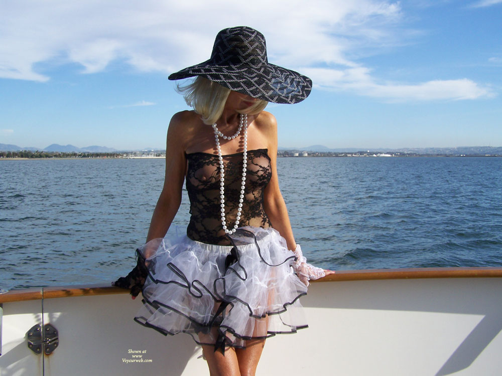 Pic #1Countess Xotik - Classy Sexy Milf