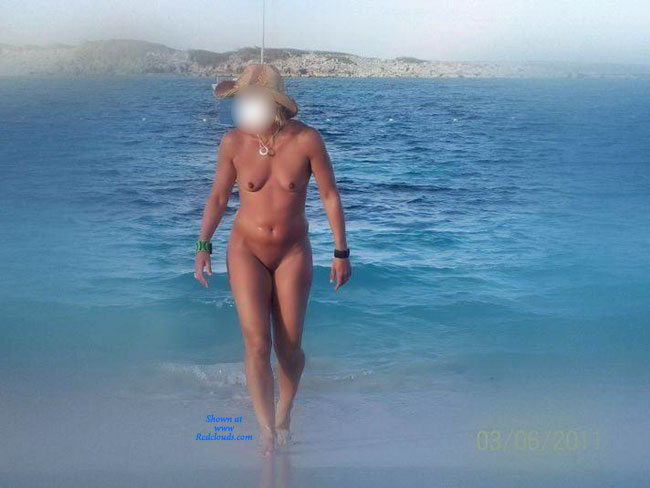 Pic #1Loves Walking Naked