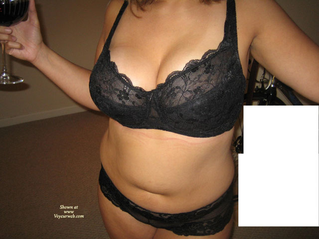 Pic #1 Janice Gets Naked
