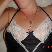 Pic #1 Voyeur Photos - My Sexy Wife Part 1