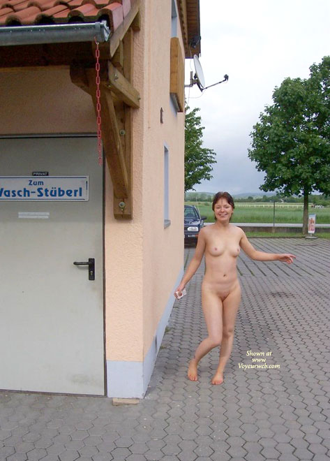 Pic #1 *gg Traudel & Lola - On The Way To The Cars