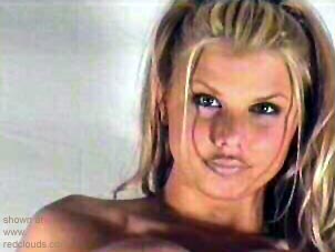 Pic #1Hot 19 &amp; Bi