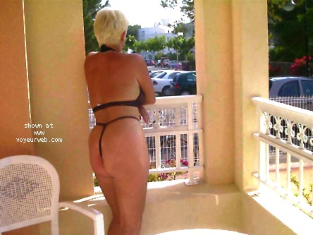 Pic #1MEET THE WIFE