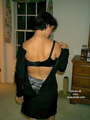 Pic #1 27yo      Wife Likes Posing