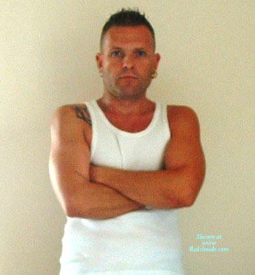 Pic #1M* Young Horny Guy For Mature & Milfs On Pics