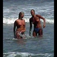 Pic #1 Surfers      Vacation
