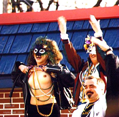 Pic #1We      have sexy Ladies too!