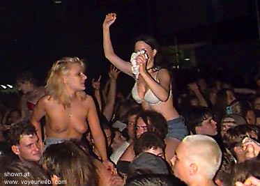 Pic #1Concert      Shots