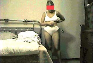 Pic #1Anne      Undressing