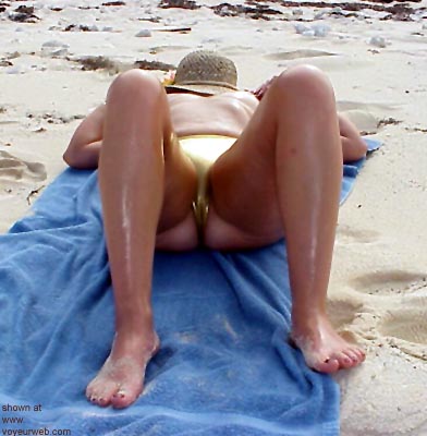 Pic #1Mary      Ann on the Beach