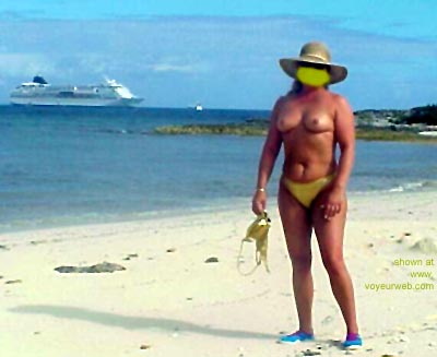 Pic #1 Mary      Ann on the Beach 3