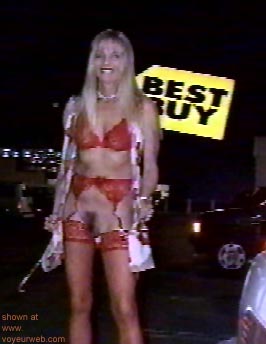 Pic #1Lustlyn      Goes Red